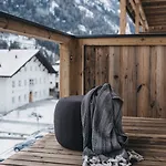 Vaya 4*