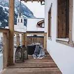 Vaya 4*