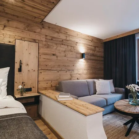Tyrol Hotel 4*