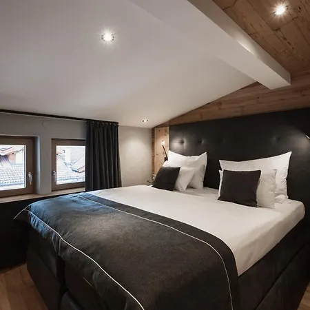Tyrol Hotel